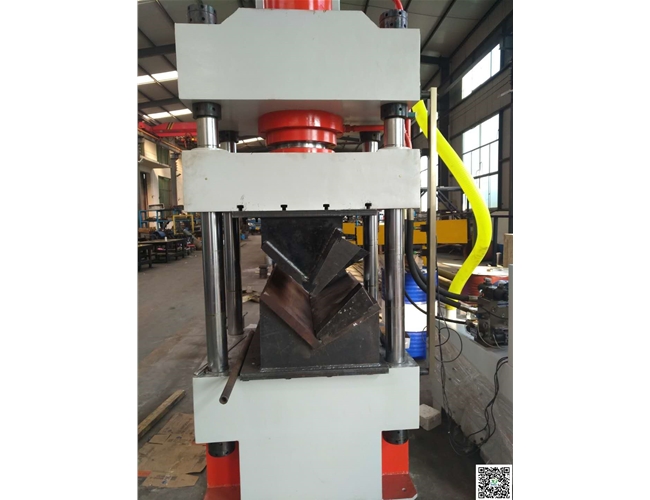 角鋼開合角機